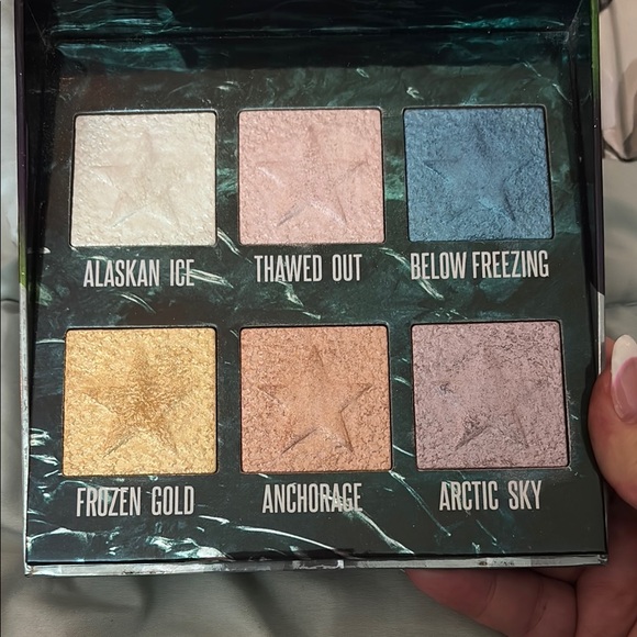 Jeffree Star Northern Lights Supreme Frost Pro Palette - Picture 2 of 4